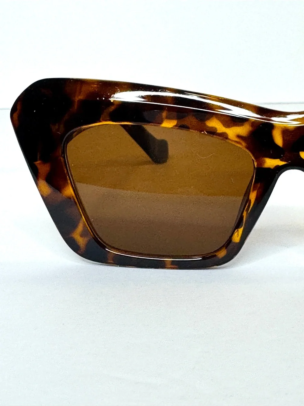 FIFTH & NINTH Kenna Sunglasses NEW With Case Tortoise Brown Cat Eye